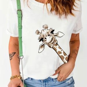 Never worn cute giraffe tshirt